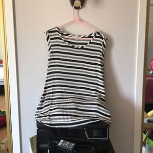 Sleeveless dress top